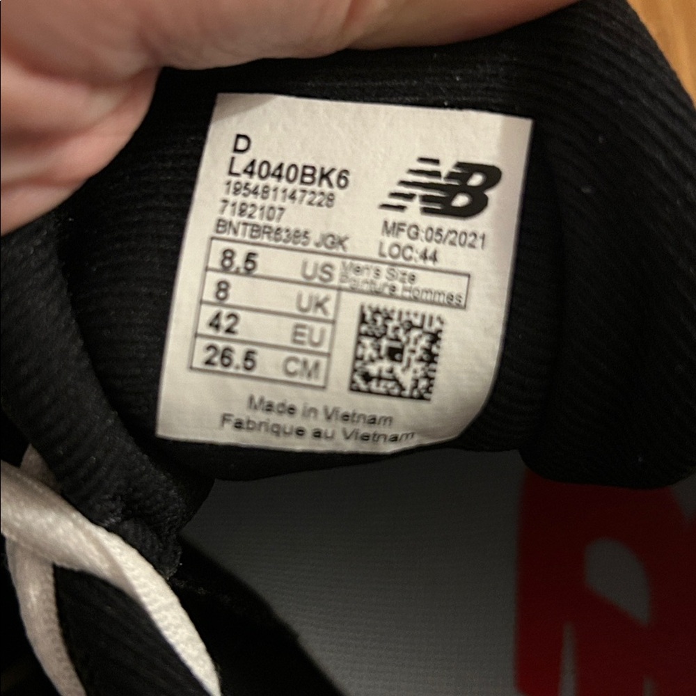 New Balance Cleats - Picture 2 of 4